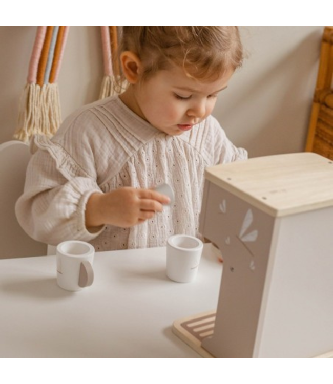 Houten espressomachine in nougat kleur voor kinderen, perfect voor fantasierijk speelplezier