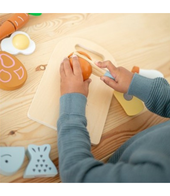 Houten  snijplank met eten