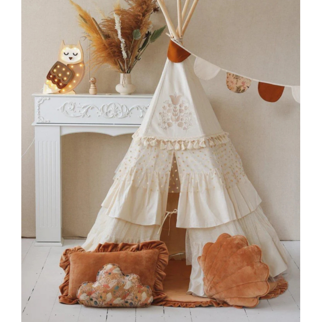 Soft velvet play mat with ruffles – Caramel | Luxurious and stylish playtime