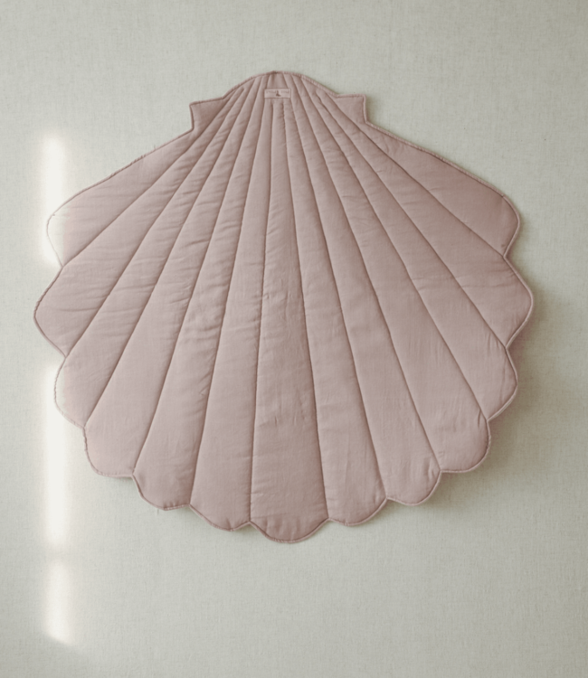 Schelpvormig speelkleed van linnen – Roze | Zacht, stijlvol en speels