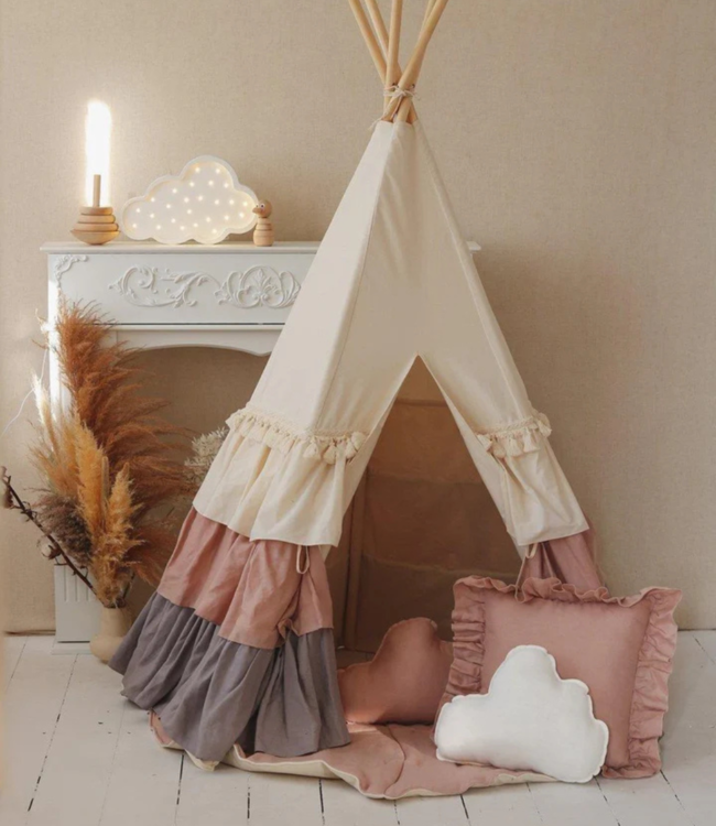 Poederroze linnen speelmat in schelpvorm – stijlvol, zacht en multifunctioneel voor baby’s en peuters