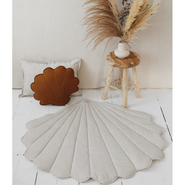 Ecru linnen speelmat in schelpvorm – stijlvolle en zachte ondergrond voor baby’s en peuters