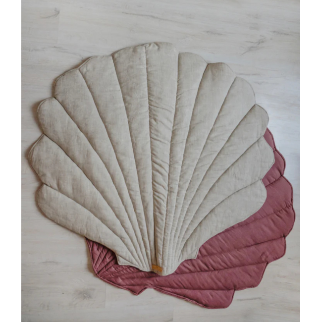 Ecru linnen speelmat in schelpvorm – stijlvolle en zachte ondergrond voor baby’s en peuters