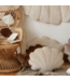 Licht beige schelpvormig fluwelen sierkussen – stijlvol comfort voor kinderkamer en woonkamer