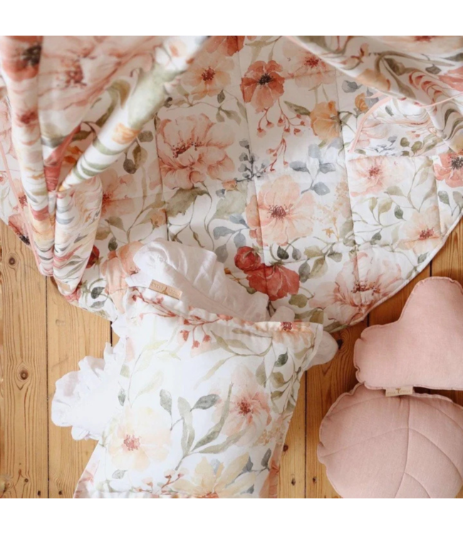Gewatteerd vloerkleed kinderkamer met bloemenprint uit de Flower Power collectie