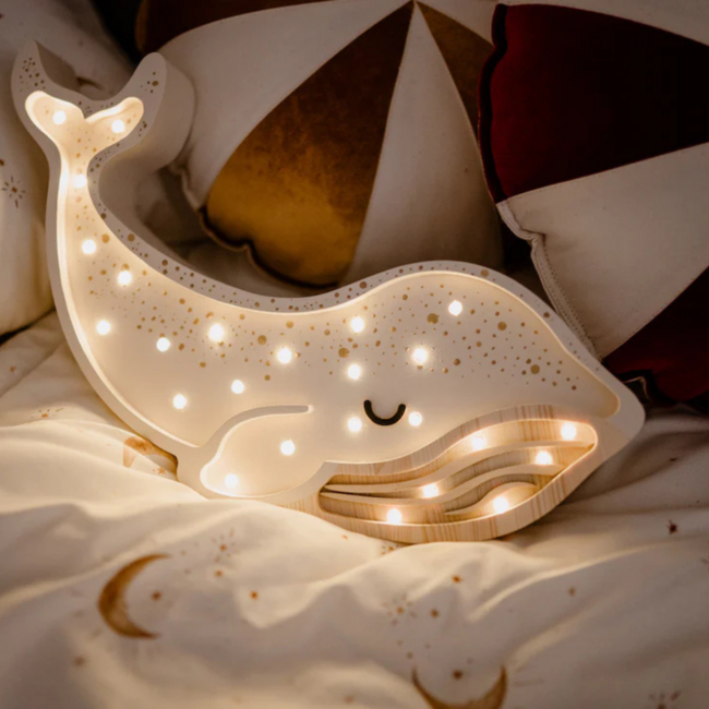 Witte walvis nachtlamp van hout met LED-licht