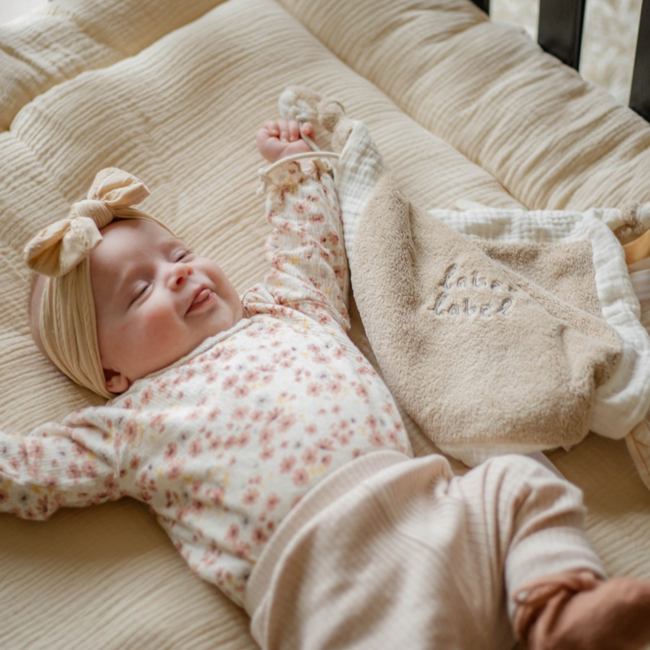Soft comfort blanket in beige for babies, perfect for comfort and security