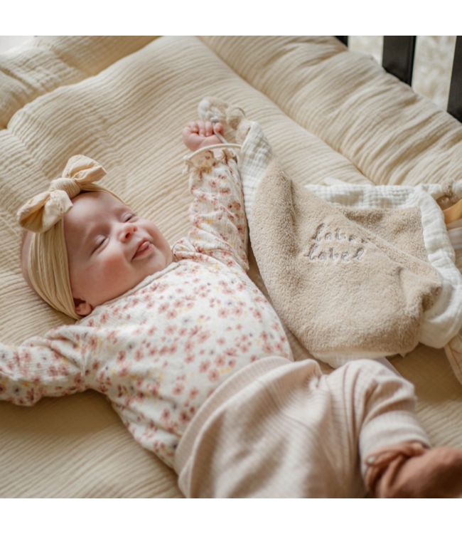 Zacht knuffeldoekje in beige voor baby’s, ideaal voor geborgenheid en troost