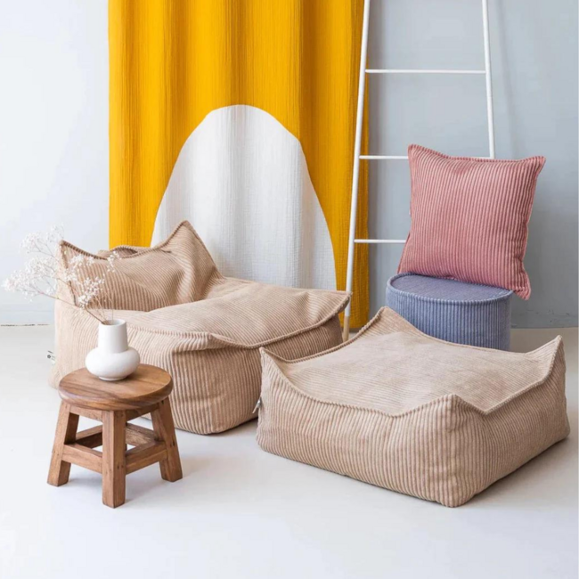 Roze corduroy sierkussen – zacht, stijlvol en duurzaam design