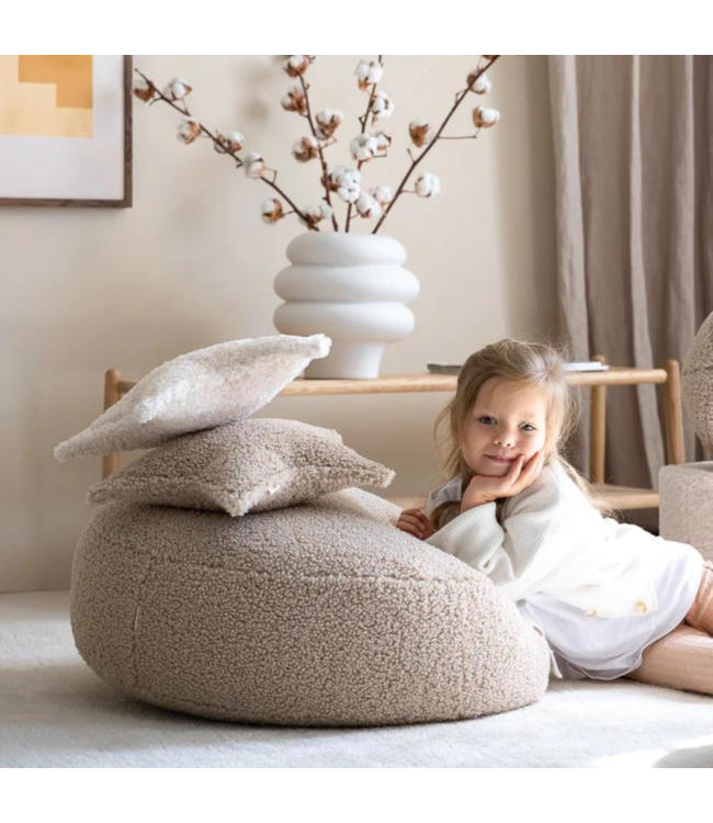 Beige ster kussen van zachte teddystof – stijlvol en knus accent