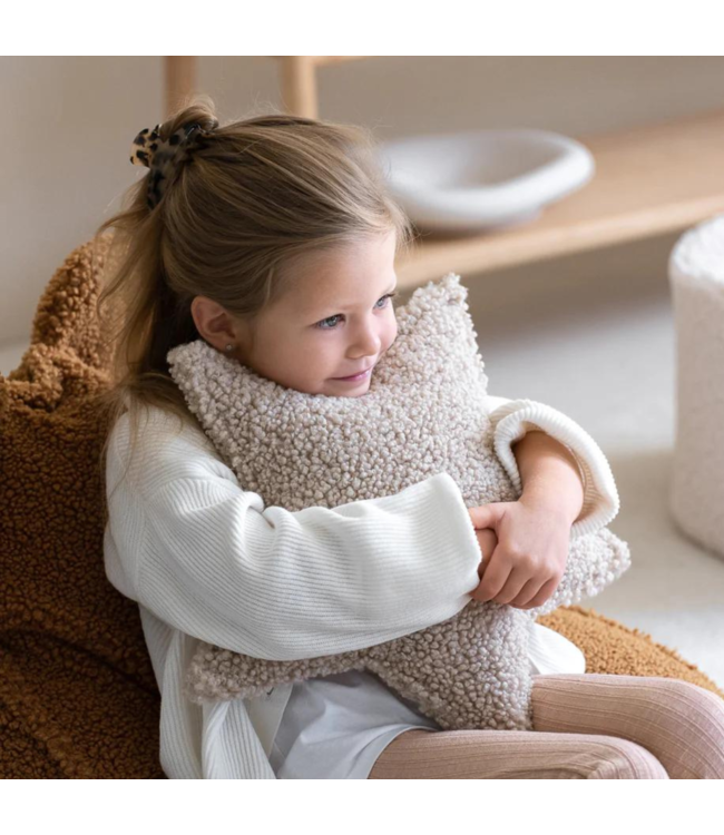 Beige ster kussen van zachte teddystof – stijlvol en knus accent