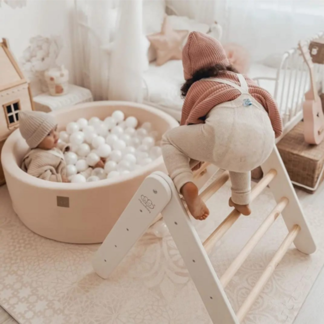 Structure d’escalade avec housse en blanc et bleu – meuble de jeu polyvalent