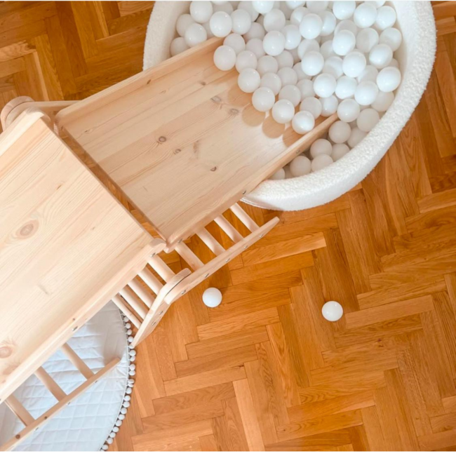 Kletterdreieck mit Rutsche und Kletterwand in Schwarz – Anspruchsvolles Indoor-Spielgerät