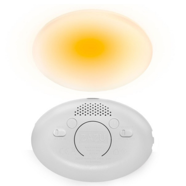 Ro het witte knuffelkonijn met hartslag en licht