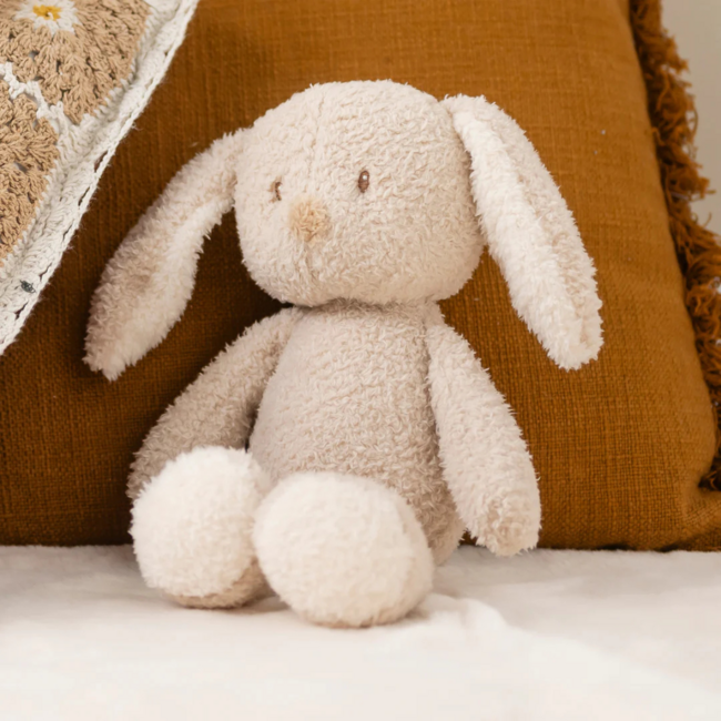 Zacht beige knuffelkonijn van teddystof voor baby’s