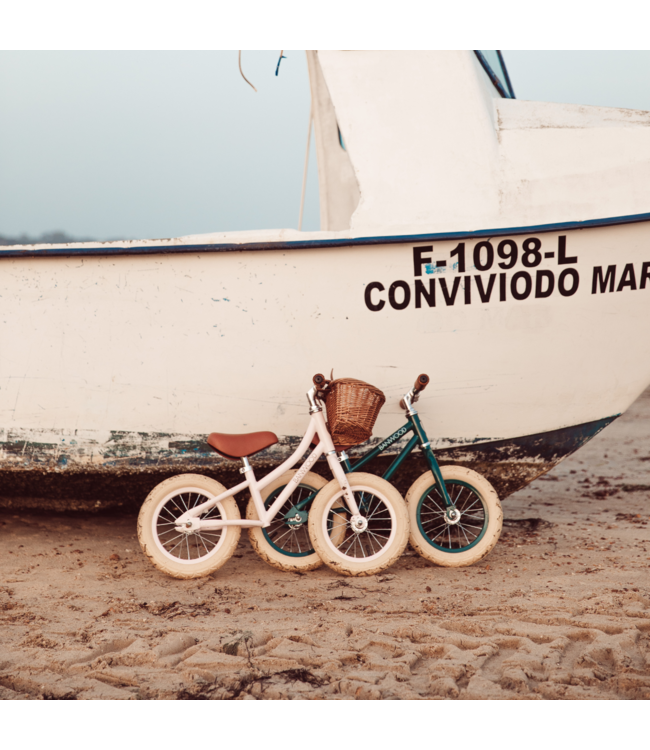 Vintage loopfiets 12 inch in crème – stijlvolle fiets om evenwicht te leren