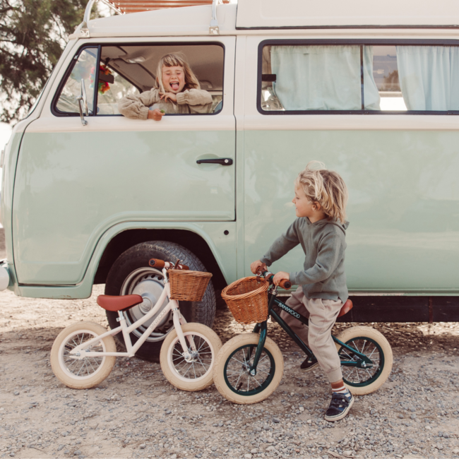 Vintage loopfiets 12 inch in crème – stijlvolle fiets om evenwicht te leren