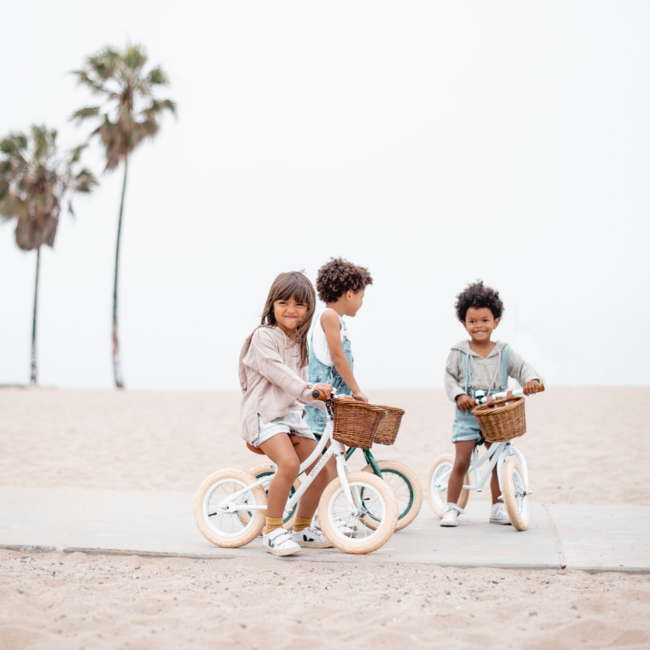 Balance bike 12 inch | White | Lightweight and maneuverable for toddlers