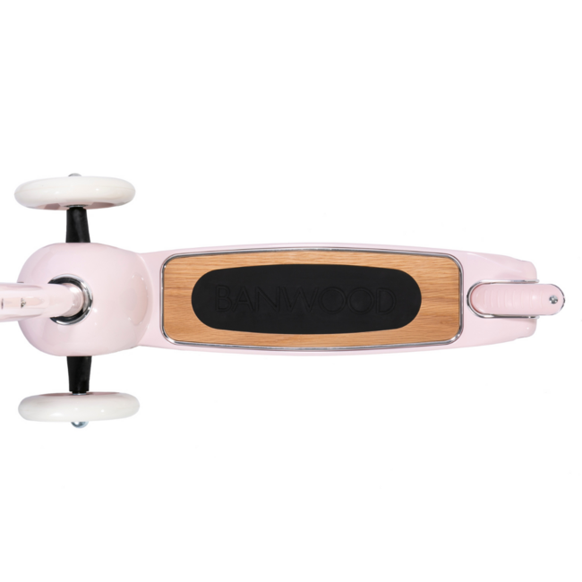 Roze microstep met mandje en 3 wielen voor kinderen