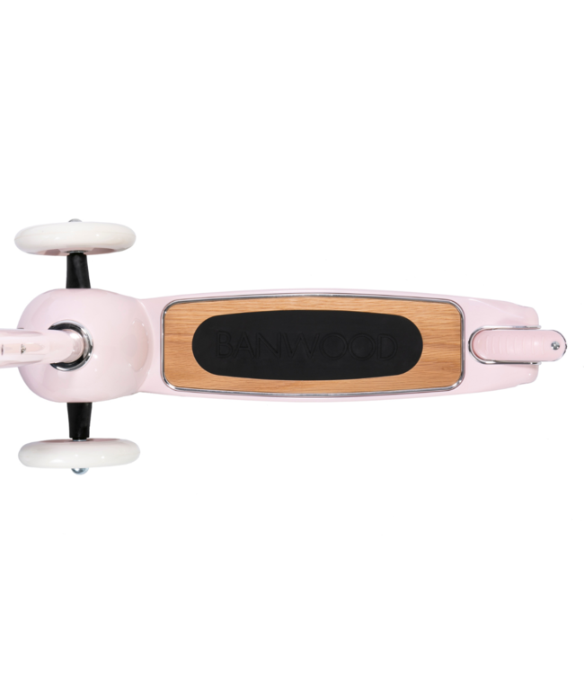 Roze microstep met mandje en 3 wielen voor kinderen