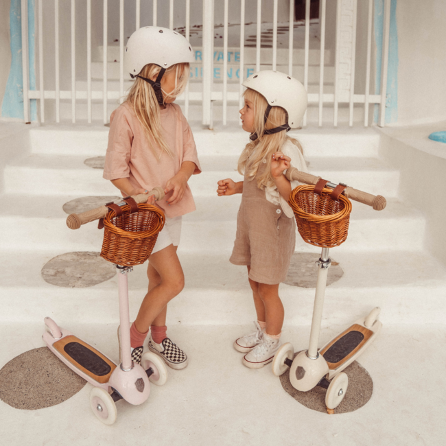 Trottinette enfant 3 roues crème – sécurité et style pour les petits