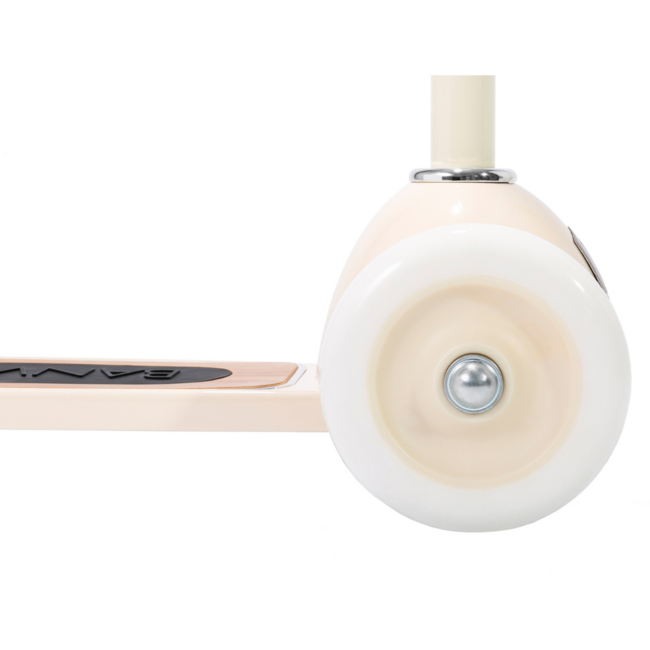 3-wheel kids scooter in cream – safe and stylish outdoor fun