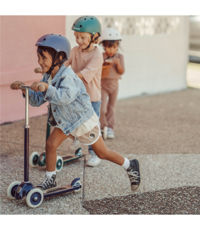 Navy microstep met 3 wielen & rieten mandje