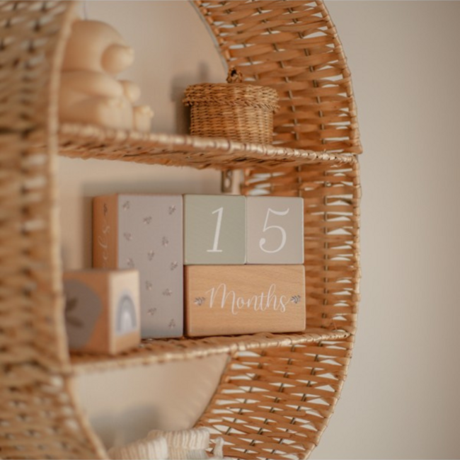 Blocs jalons en bois couleur olive – Immortalisez avec style les moments de bébé