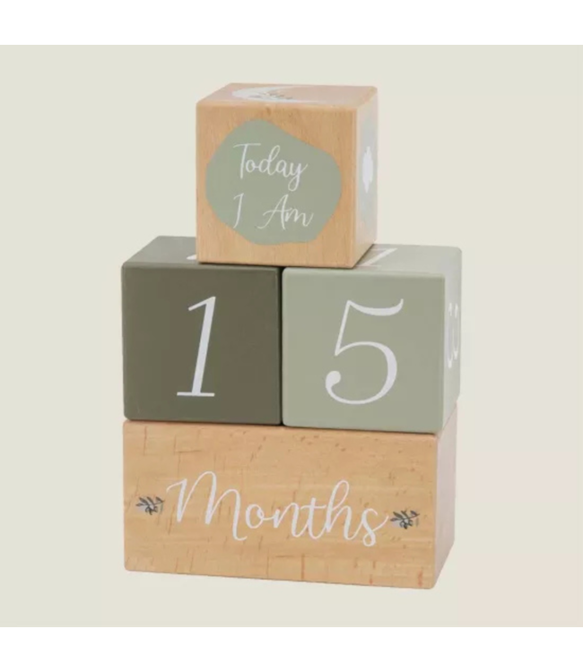 Houten mijlpaal blokken in olijfgroen – Leg de groei van je baby stijlvol vast
