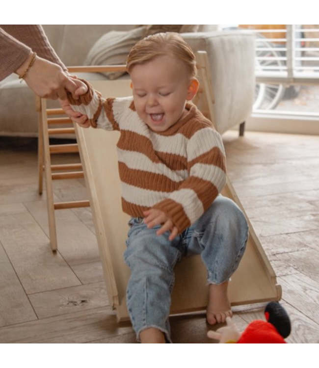 2-in-1 houten klimrek met glijbaan & klimmuur – Montessori speelplezier