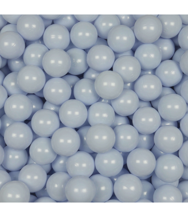 Parel lichtblauwe ballenbakballen voor een zachte en rustgevende speelplek