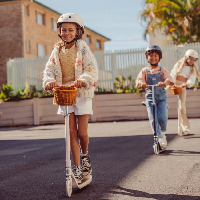 Trottinette enfant 2 roues – rose avec guidon réglable et repose-pieds antidérapant