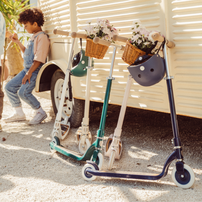 Luxury Vintage Children's Scooter with Wicker Basket (Aged 6+) – Navy