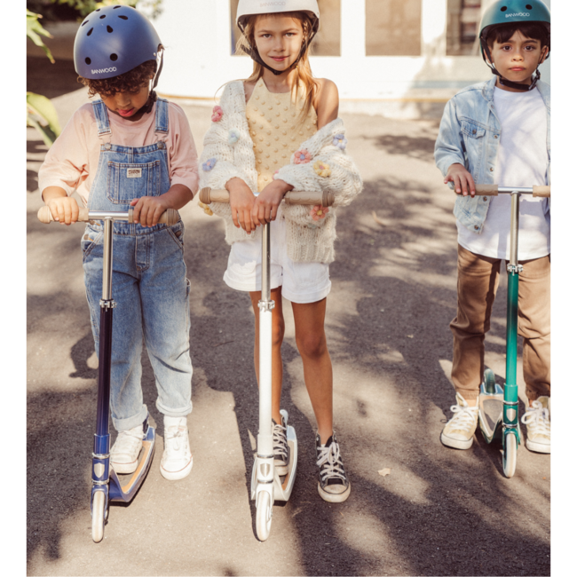 Luxury Vintage Children's Scooter with Wicker Basket (Aged 6+) – Navy