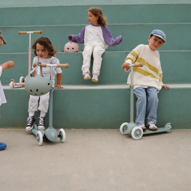 Duurzame kinderstep teal – fris en verantwoord rijden