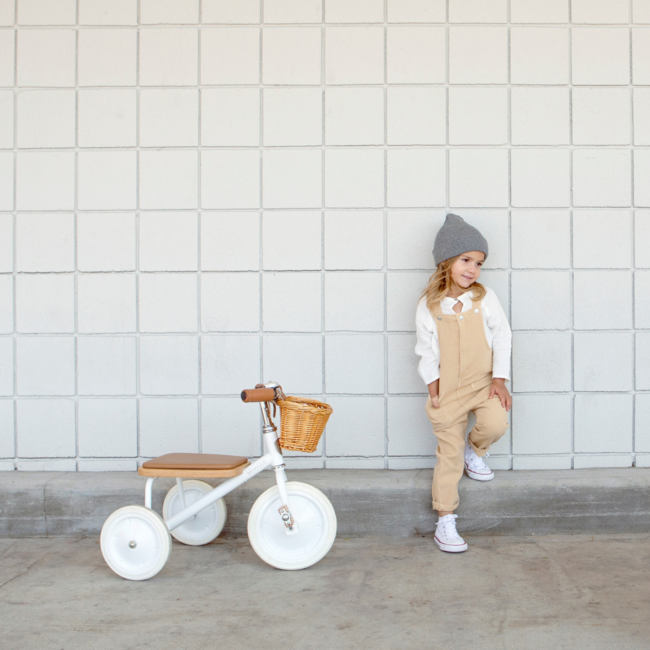 Vintage children’s tricycle with basket | White, safe and durable