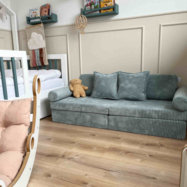 Canapé enfant confortable mint pour le repos, le jeu et l’autonomie