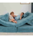 Blauwe Montessori speelbank van zachte corduroy stof