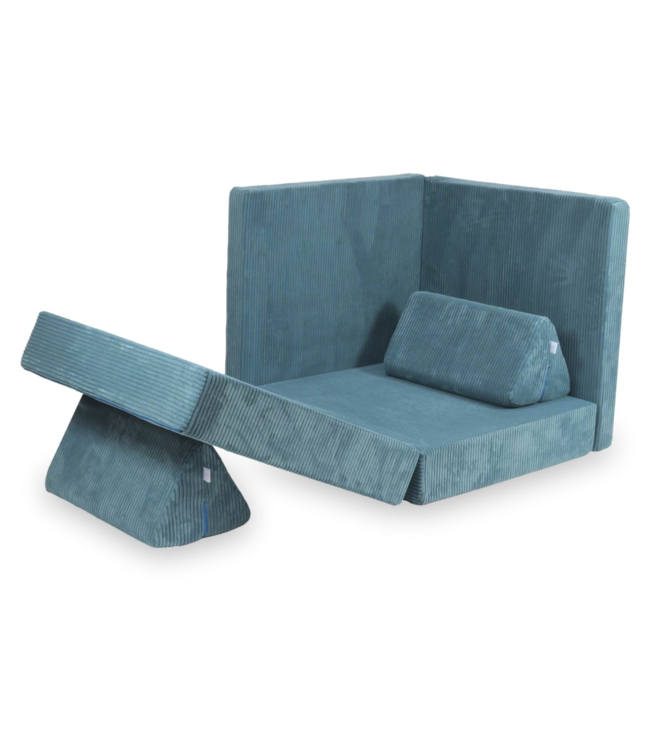 Blauwe Montessori speelbank van zachte corduroy stof