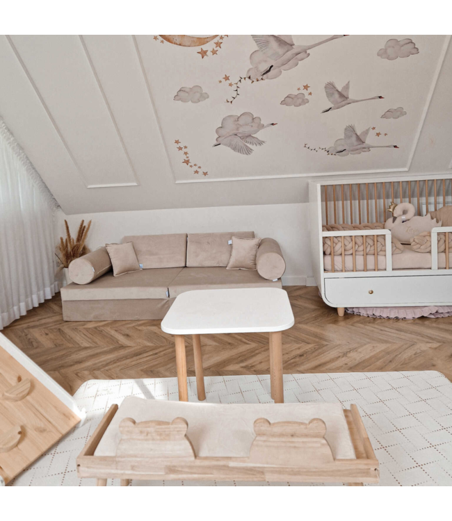 Velvet ecru Montessori speelbank – stijlvol speelmeubel voor elk kind