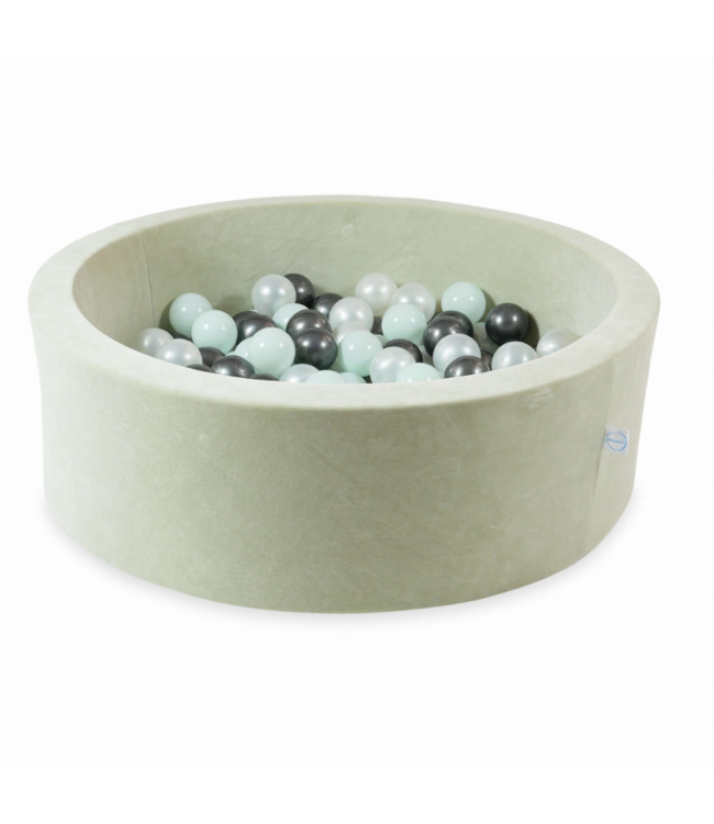 Licht mintkleurige ballenbak van zacht schuim