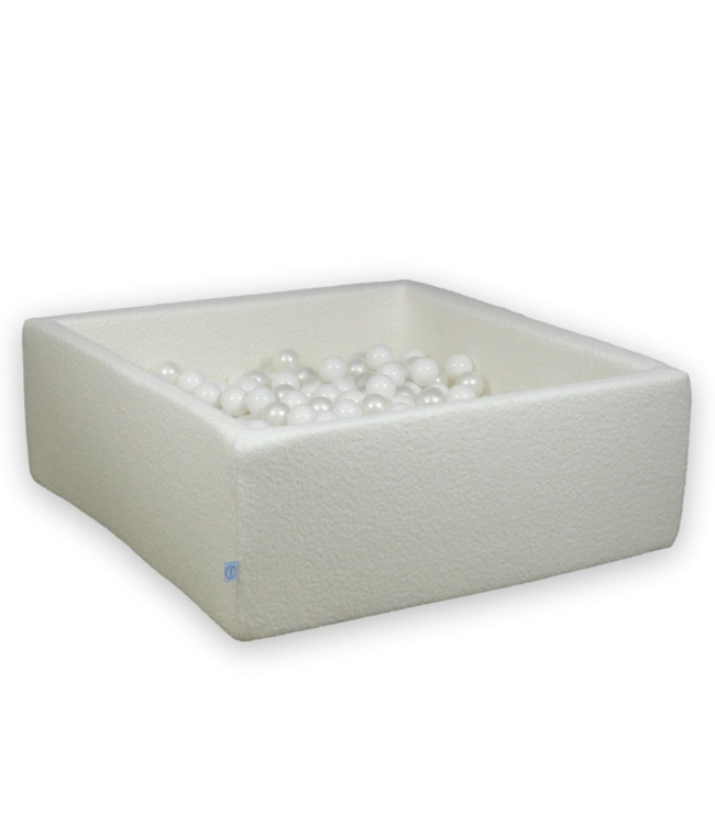 Vierkante witte ballenbak van zachte teddy stof met 600 ballen – stijlvol en veilig speelplezier voor kinderen
