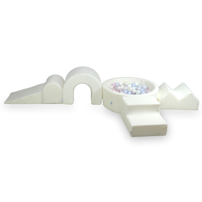 XXL Foam-Spielset mit Bällebad aus weichem Teddy-Stoff für aktives Spielen