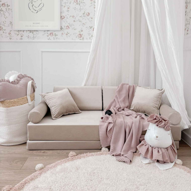 Mini Montessori Spielsofa aus Ecru Velvet – kompaktes modulares Design
