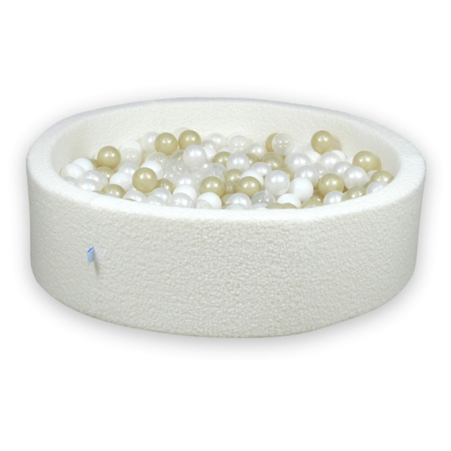 Soft white teddy fabric ball pit – Includes 400 balls (Ø 7 cm)