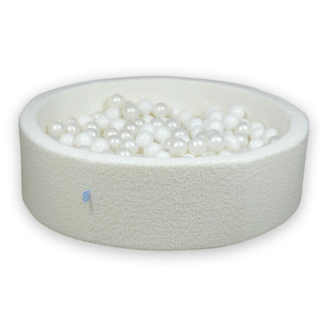 Soft white teddy fabric ball pit – Includes 400 balls (Ø 7 cm)