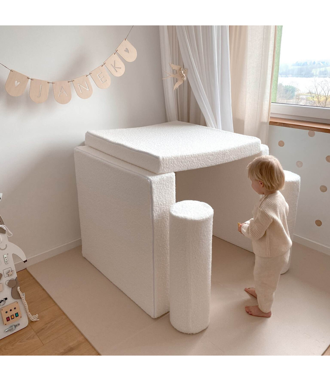 Zachte witte Montessori speelbank van teddystof
