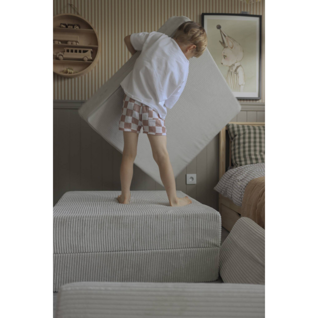 Banc de jeu Montessori luxueux gris en tissu velours côtelé doux