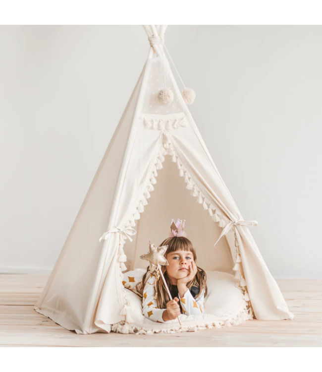 Boho tipi tent met kwastjes in ecru – gezellige speeltent voor kinderen