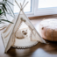 Tipi  tent voor middelgrote honden en grote katten in ecru met pompons – duurzaam, comfortabel en stijlvol (maat M)